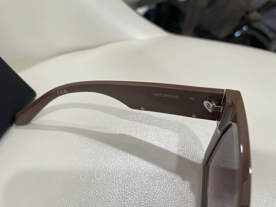 Gafas de sol Quay Notorious 51 mm cuadradas degradadas para mujer (DOE/MARRÓN) Foto 3 de 4