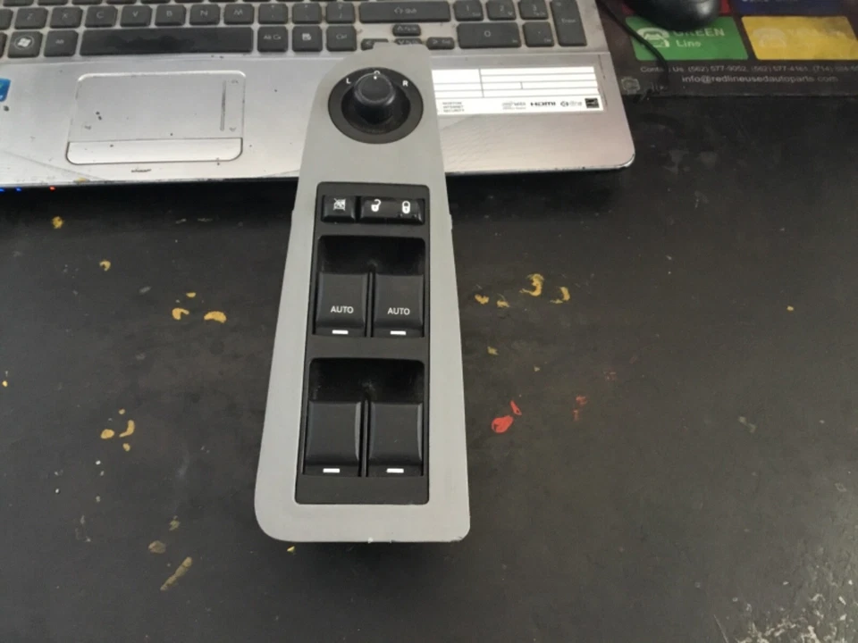 2007 CHARGER SRT8 DRIVER MASTER LOCK ELECTRIC WINDOW MIRROR SWITCH - Image 3 of 4