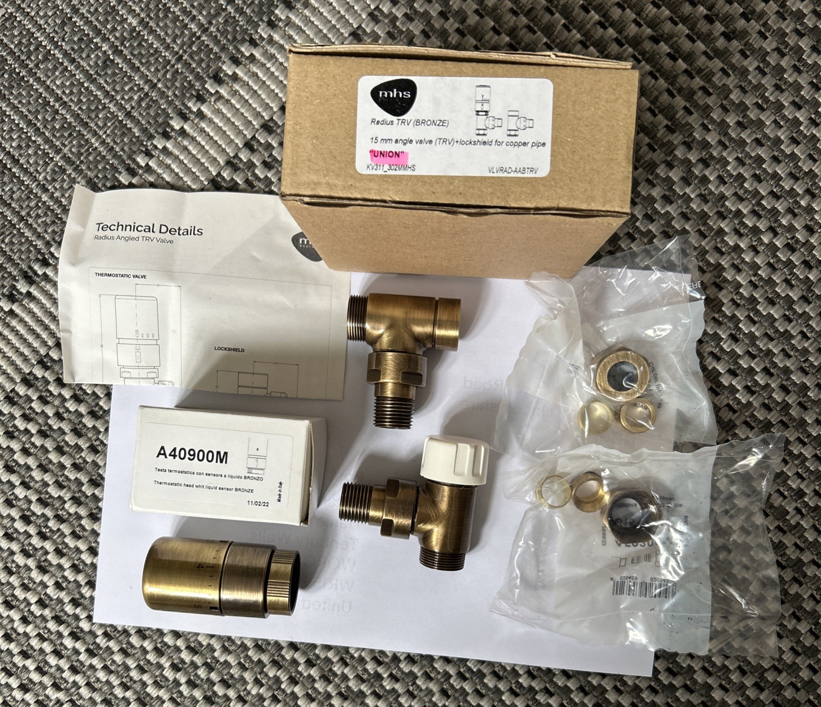 MHS  TRV ANTIQUE BRASS Angled Radiator Valve & Lockshield x  15mm