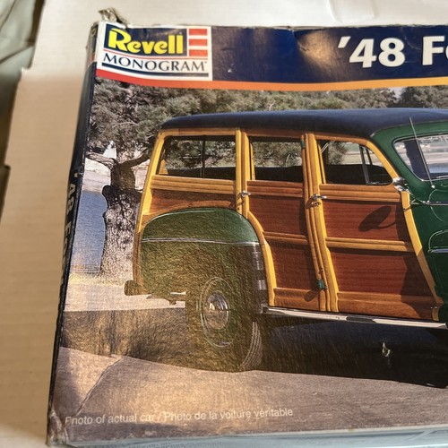 1948 Ford Woody Plastic Model Kit By Revell 1998 1:25 Scale - Picture 2 of 10