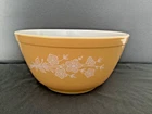 Vintage Pyrex 402 Butter Yellow Mixing Bowl 1.5 Qt | Butterfly Gold | USA