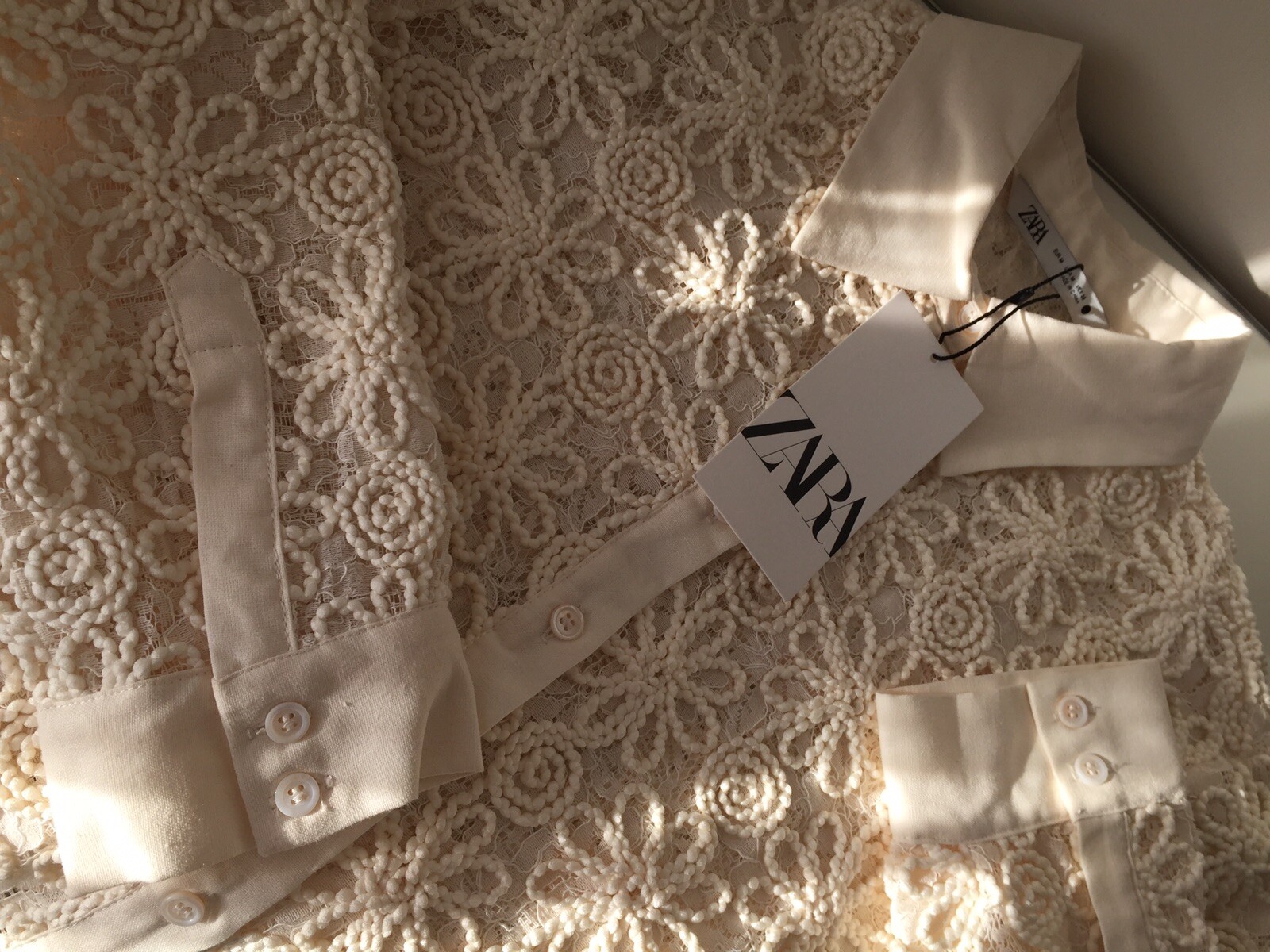 Zara Cream White Lace Cropped Shirt With Floral Embroidery Size M BNWT