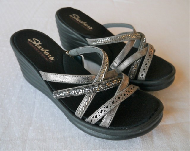 skechers sandals size 4