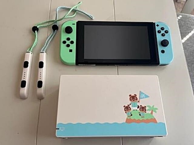 Nintendo Switch Animal Crossing: New Horizon Edition, many EXTRAS