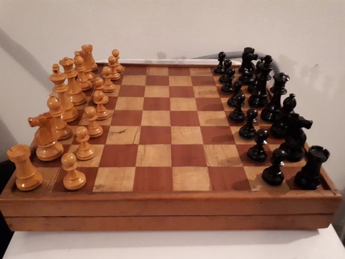DAMA SCACCHIERA IN LEGNO - Foto 6 di 6