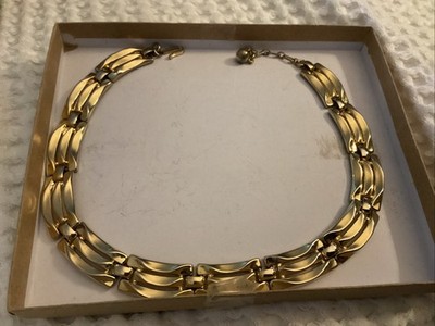 vintage trifari gold tone necklace