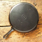 Vintage GRISWOLD Cast Iron SKILLET Frying Pan # 9 SMALL BLOCK LOGO - Ironspoon