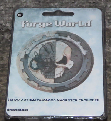 Forgeworld Mechanicum Magos Macrotek Enginseer & Servo-automata The Horus Heresy