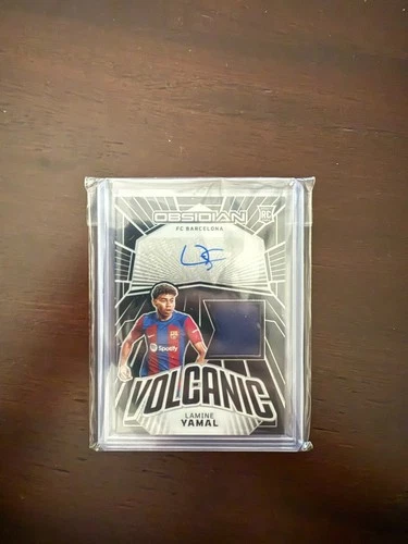 2023-24 Panini Obsidian - Volcanic Material Signatures Lamine Yamal /199 RC AUTO