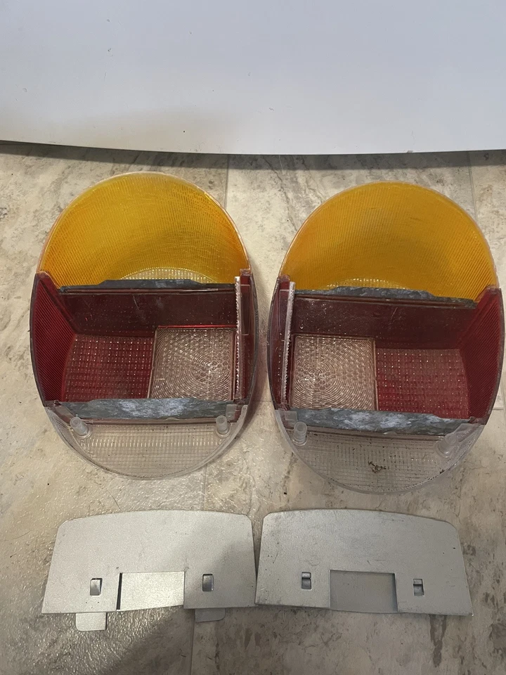 1971-79 Volkswagen Beetle Lt & Rt Rear Tailights OEM VW - Image 2 of 4