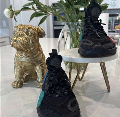 Nike Black Sneakers With Modern and Versatility/Gently Worn