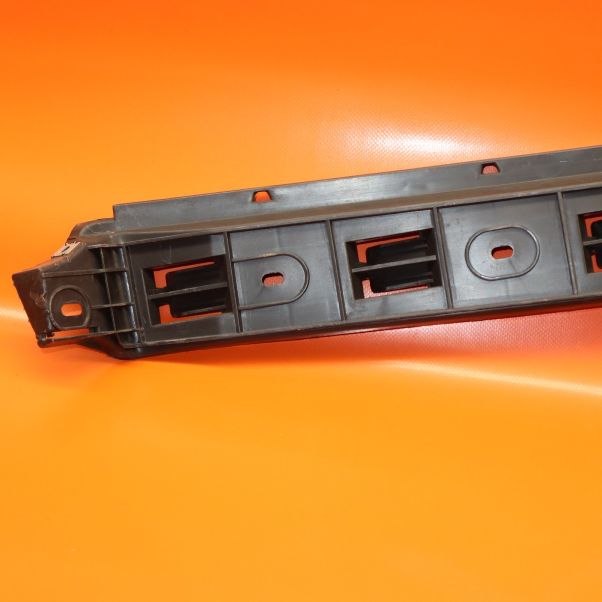 BENTLEY FLYING SPUR REAR BUMPER GUIDE LEFT DRIVER 2013 2014 2015 2016 3W5807375F