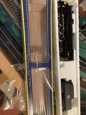 New HO GAUGE AHM 4-6-2 LOCOMOTIVE WITH Burlington Tender