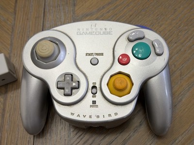 Nintendo GameCube Wavebird Platinum - Worn - Tested - Working - With Receiver
