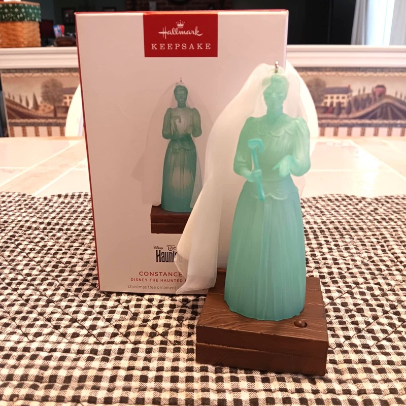 HALLMARK DISNEY THE HAUNTED MANSION CONSTANCE HATCHAWAY 2024 MAGIC ORNAMENTS