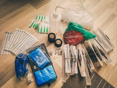 Mega!!! Dragonhawk Tattoo Kit + Extras  2Machines Needles Power Supply Ink Caps 