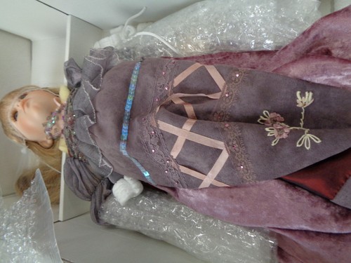 The Mundia Collection Julietta Doll w/ Certificate and Catalog - Picture 8 of 9