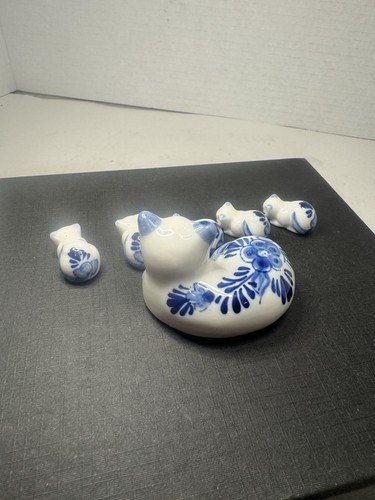 Statuine porcellana rana gatto e gattini blu e bianco stile Delft miniatura - Foto 3 di 5