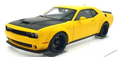 Autoart 1/18 Scale Diecast 71737 - Dodge Challenger SRT Hellcat Wideboy - gelb