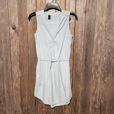 Gap XS Mini Dress Blue Chambray V Neck Tie Waist Pockets Coastal Cottage Classic
