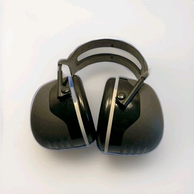3M PELTOR X5 Series X5A Ear Muffs Hearing Protection NRR 31 dB   Good Condition