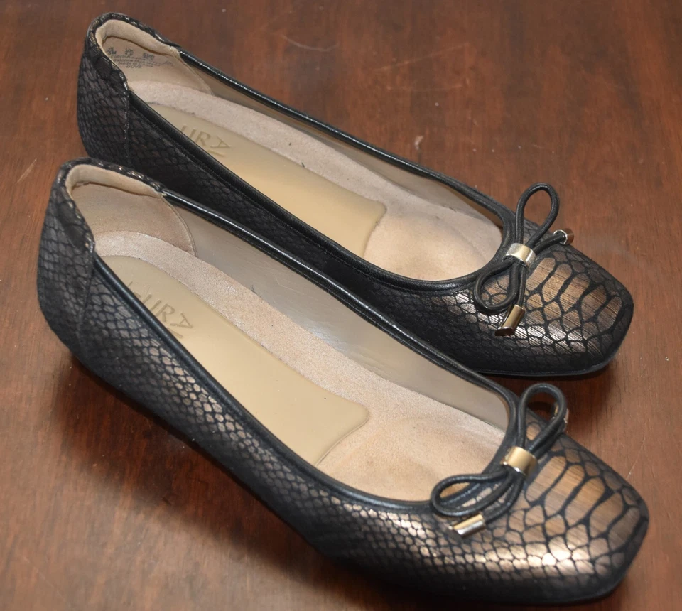 Naturalizer DOVE Black/Bronze Slip on Wedge Loafer Flat Comfort Shoe Bow Sz 6.5M - Image 2 of 4