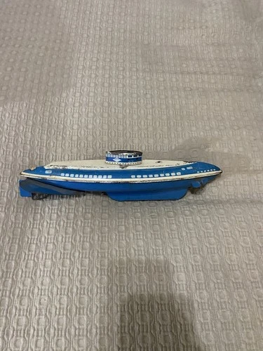 Vintage 1940s  Submarine Tin Litho Wolverine Supply Company Pittsburgh No Key