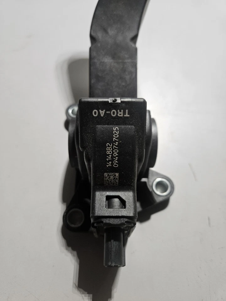 OEM 2013-2015 HONDA CIVIC GAS PEDAL ACCELERATOR THROTTLE SENSOR - Image 2 of 4