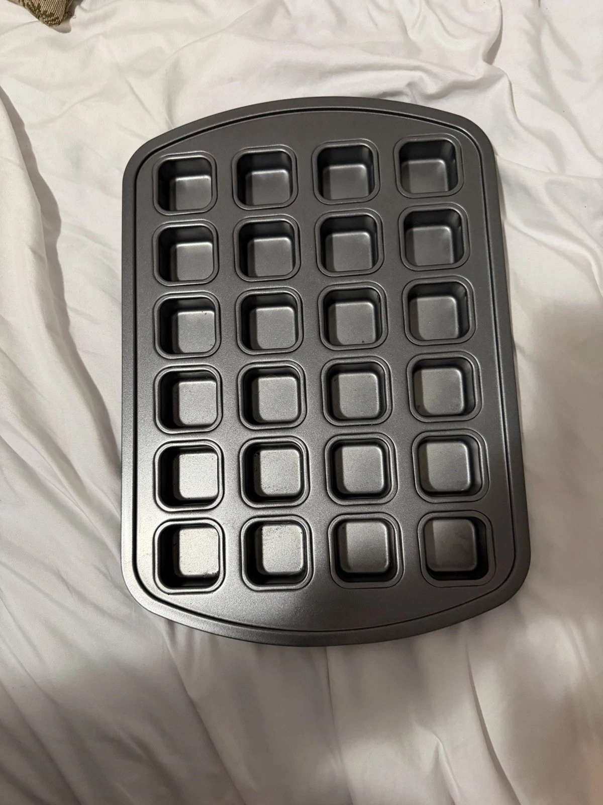 Pampered Chef Brownie Mini Bite Non-Stick Pan
Opens in a new window or tab
