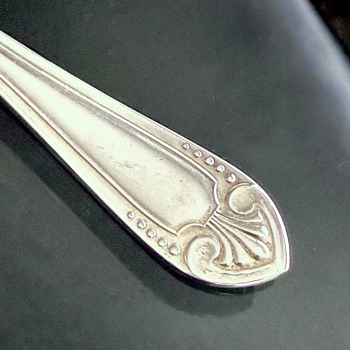 6X Vintage SHEFFIELD Silver PLATE Fruit SWEETS Dessert SCALLOPED Shell SPOONS