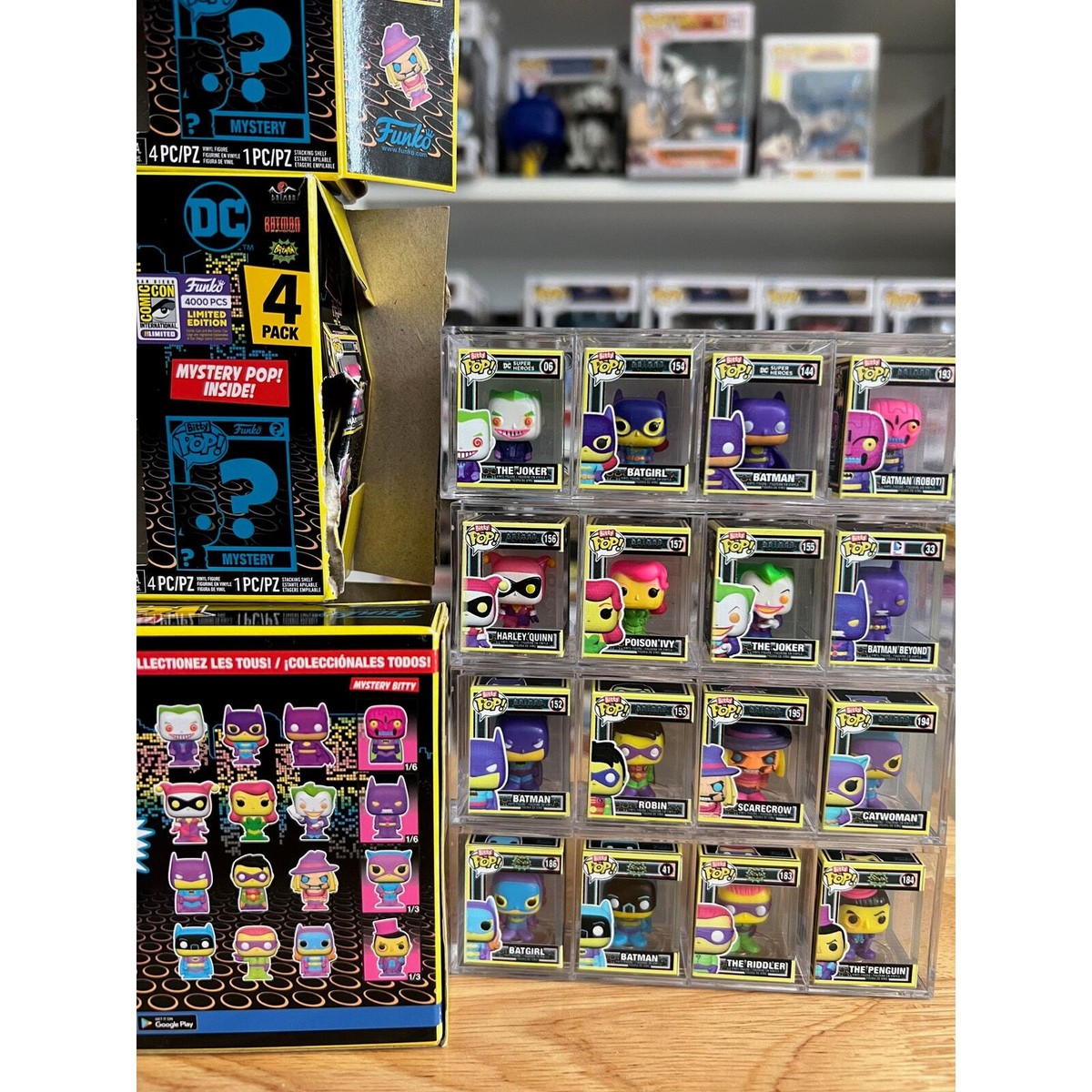 COMPLETE SET SDCC 4000 PIECE BATMAN BLACKLIGHT BITTY FUNKO POP DC