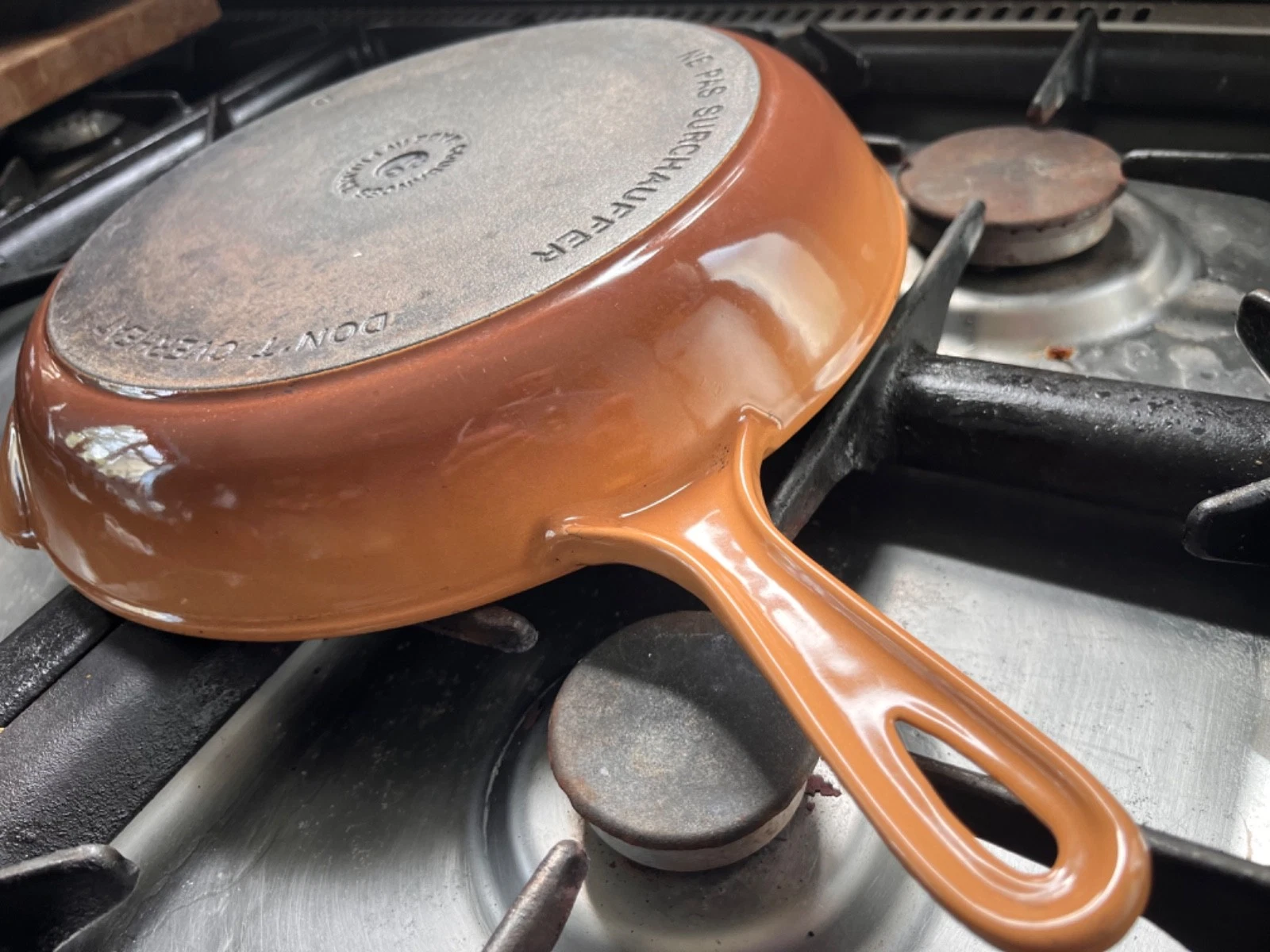 Cousances (Le Creuset) Cast Iron 26 cm Round Skillet Pan Orange Poêle CASTOFLON