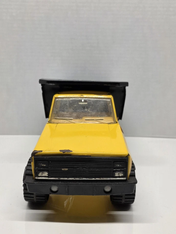 Vintage 1983 Tonka Trax Dump Truck Tonka Traxxx Metal Yellow Made In USA Chevy - Image 2 of 4
