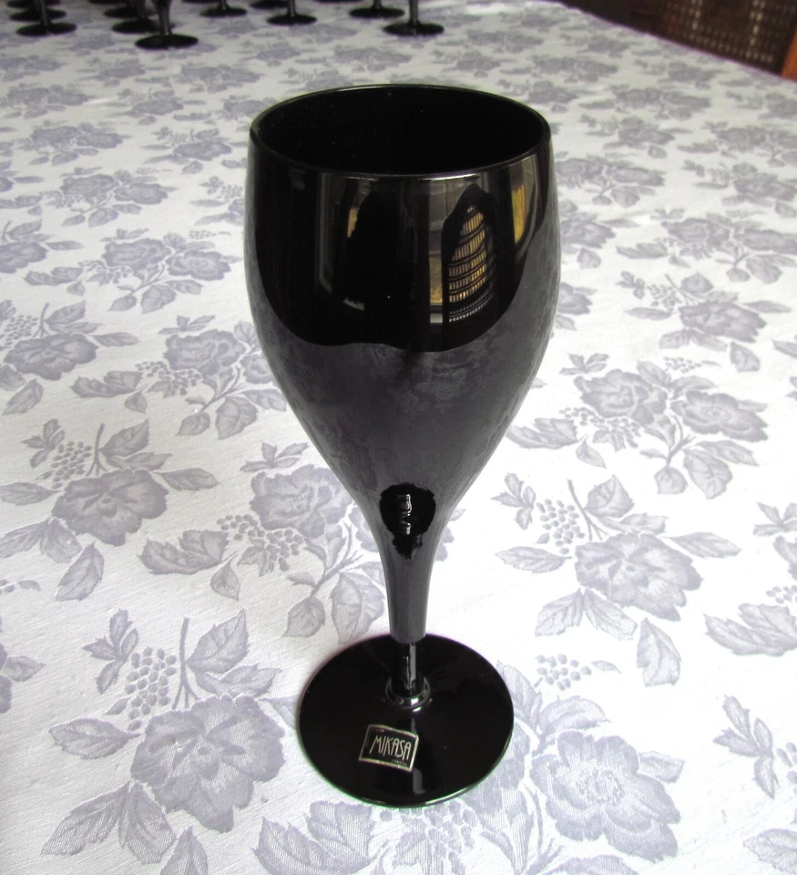 Gafas Elegance Elegance Elegant Midnight Black de Mikasa Foto 3 de 4