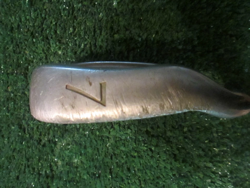 Golf Vintage Left Handed Powerbilt TPS 7 iron All Original w/ PowerBilt Grip - Image 3 of 4