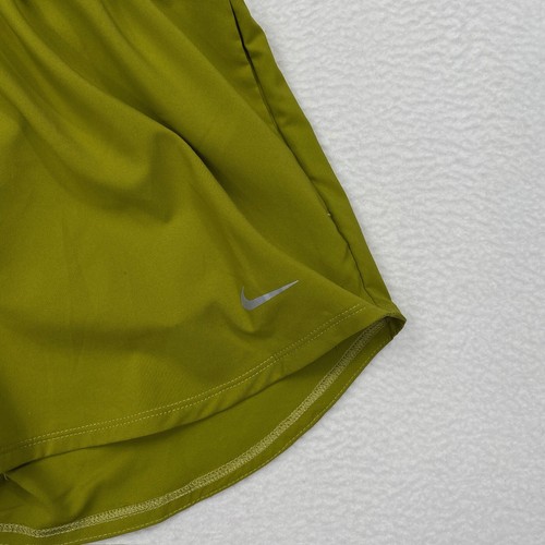 Women's Nike Dri-FIT Ultra High-Waisted 3" Shorts Size XS Olive Green DX6642 - Picture 3 of 10