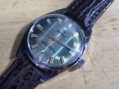 Vintage RW Roamer 17 Jewel Men's Manual Wind Wristwatch runs 2 Tone Dial