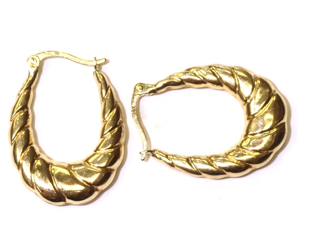 14k Yellow Gold pattern Oval Solid Hoop Huggie Ea… - image 3