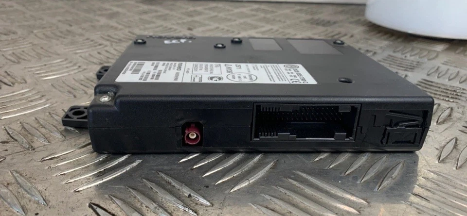 2010 VOLKSWAGEN GOLF VI 5K1 BLUETOOTH CONTROL MODULE 3C8 035 730 - Image 2 of 4