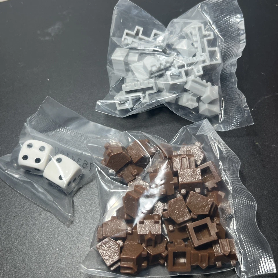 Monopoly Game of thrones collector’s edition 2-6 players 18+ New - Image 3 of 4