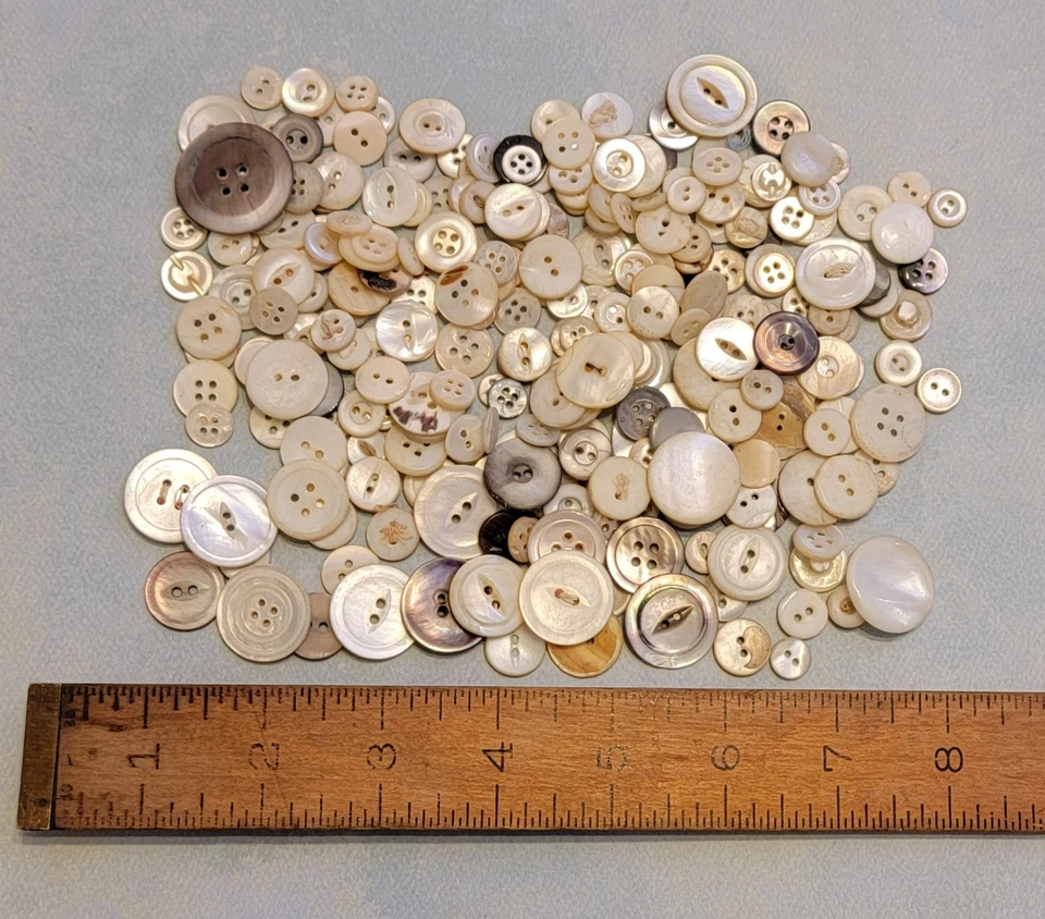 Antiguo Lote De Botones Madreperla De Colección 6oz Coser A Través y Vástago Foto 3 de 4