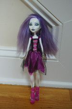 2012 Monster High Spectra Vondergeist doll- not working