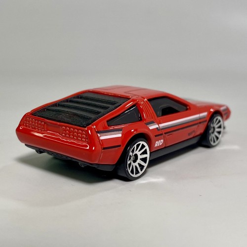 Hot Wheels DMC DeLorean ('81 DeLorean DMC-12) Red Edition 1:64 Diecast Car #101 - Picture 6 of 12