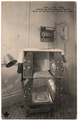 CPA 03 - VICHY (Allier) - Lichtbäder für Körperteile, Etab. thermo
