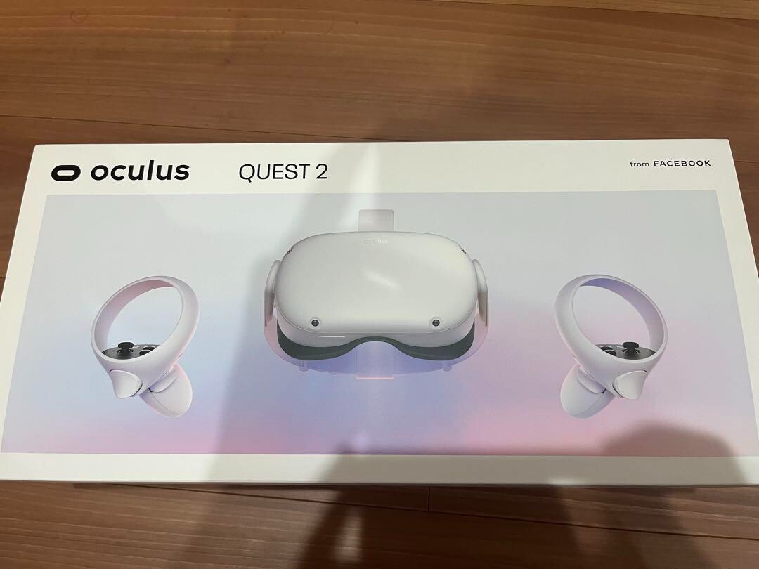 Oculus Quest 64GB All-In-One VR Headset White Refurbished-image