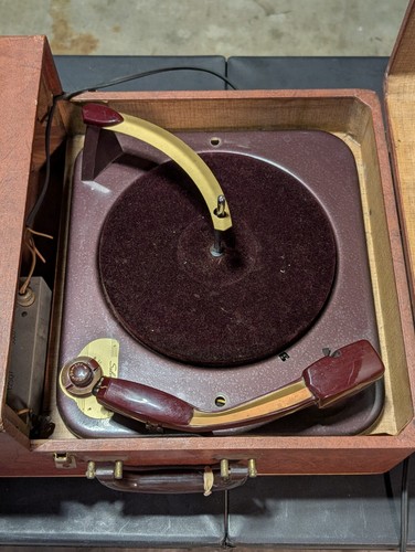 Vintage 1950s 60s Silvertone Phonograph Record Player, Tubes