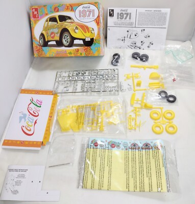 AMT Coca-Cola 1971 Volkswagen Superbug Gasser 1:25 Scale 1284M/12 Model Kit 