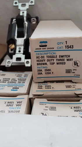 Arrow Hart 1543 AC-DC Switch 20A 250V/20A 125VT, 3-Way - Box of Ten Switches