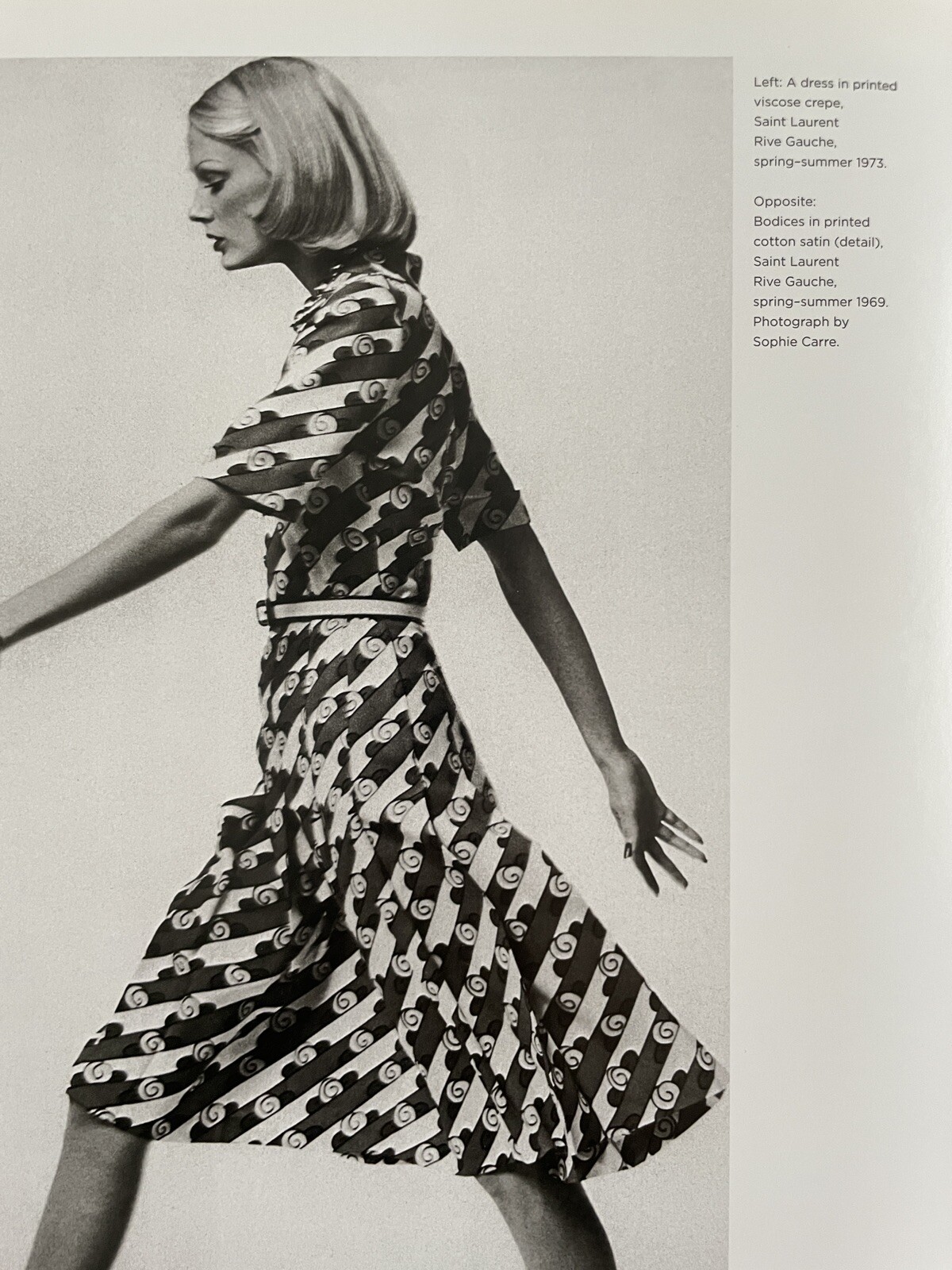 Gonna a pieghe vintage Saint Laurent Rive Gauche YSL primavera 1973 stampa lumaca seta