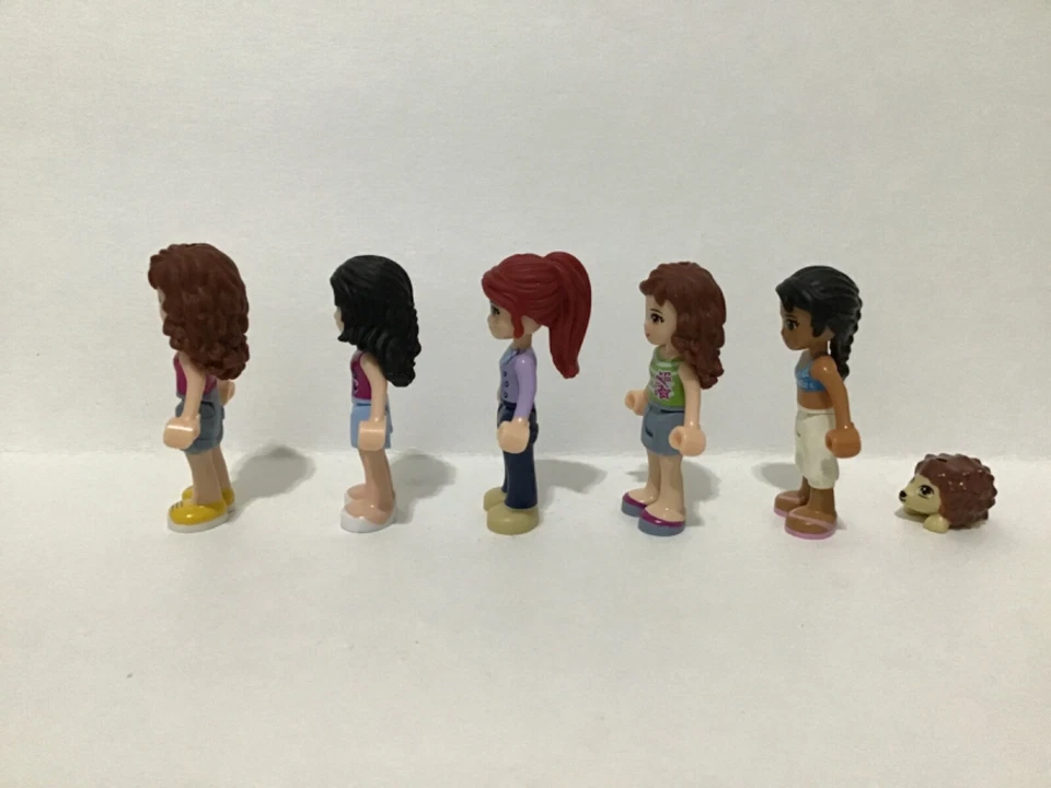 LEGO Friends 41034, 41003, 41122, 41040 Minifigures Joanna, Olivia, Mia, Emma - Image 2 of 4